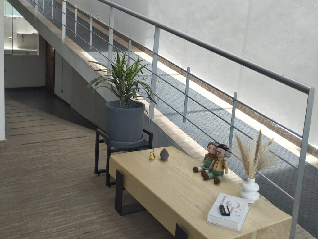 Amplios ambientes casa de reposo